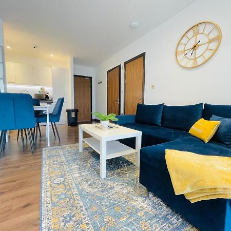 Park Street Apartment Luton By Hostaguest Екстер'єр фото