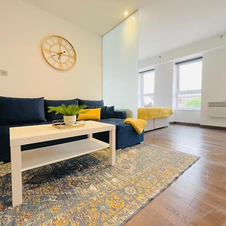 Park Street Apartment Luton By Hostaguest Екстер'єр фото