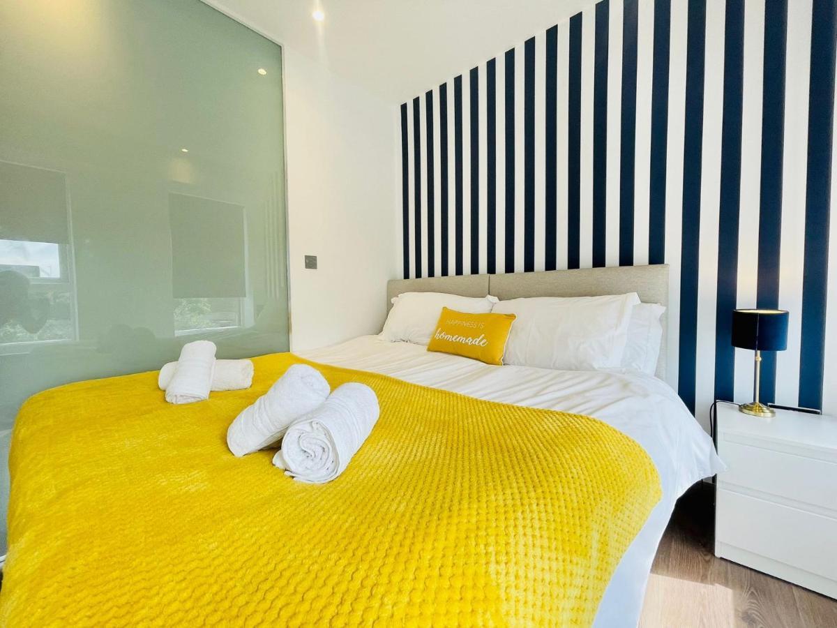 Park Street Apartment Luton By Hostaguest Екстер'єр фото
