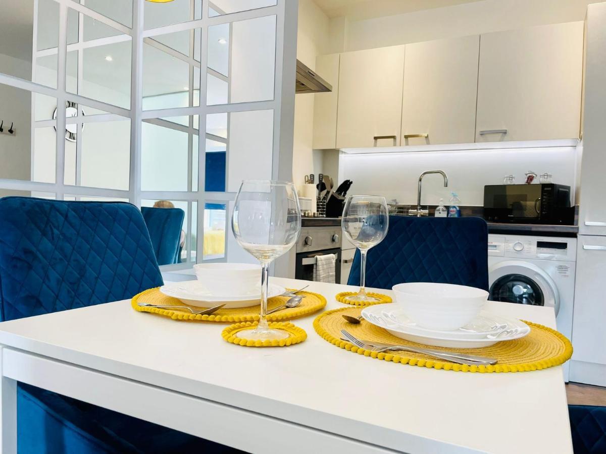Park Street Apartment Luton By Hostaguest Екстер'єр фото