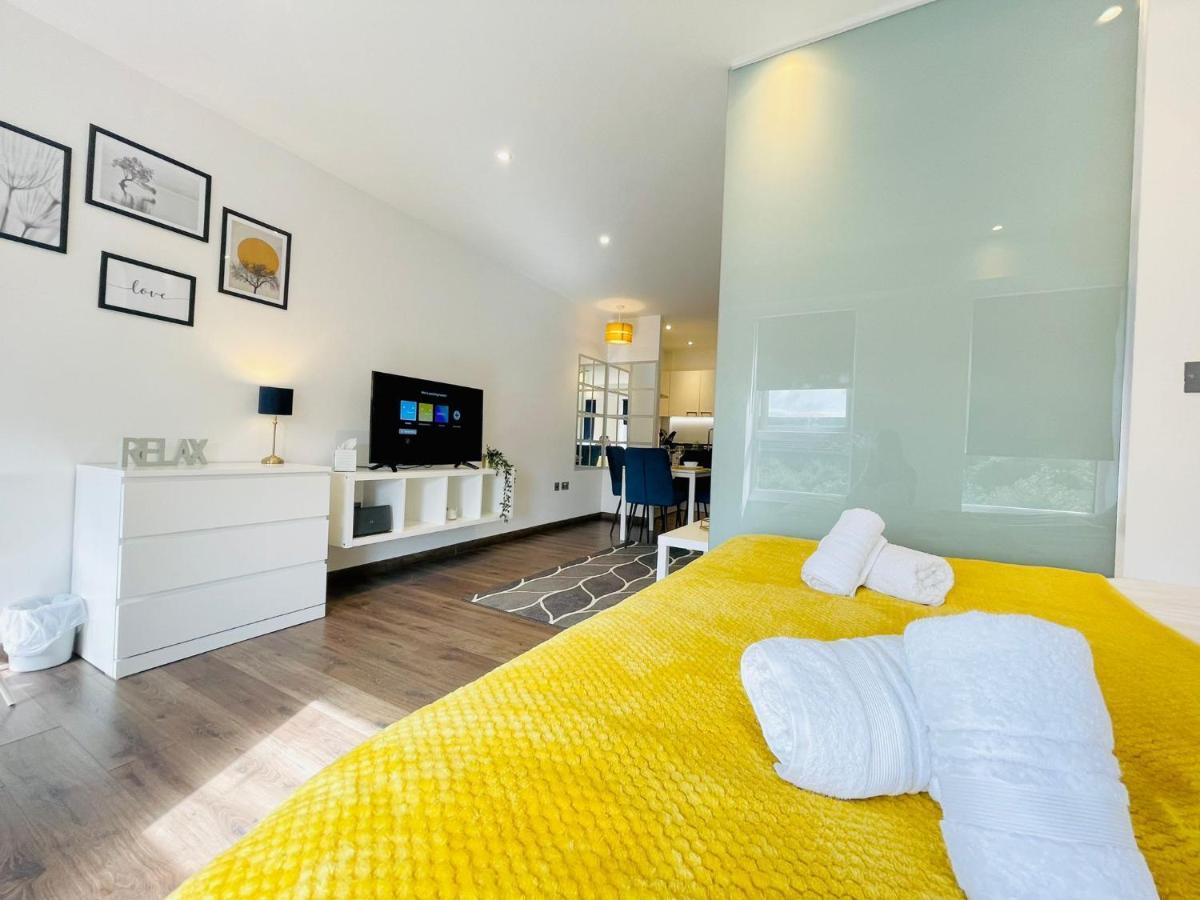 Park Street Apartment Luton By Hostaguest Екстер'єр фото