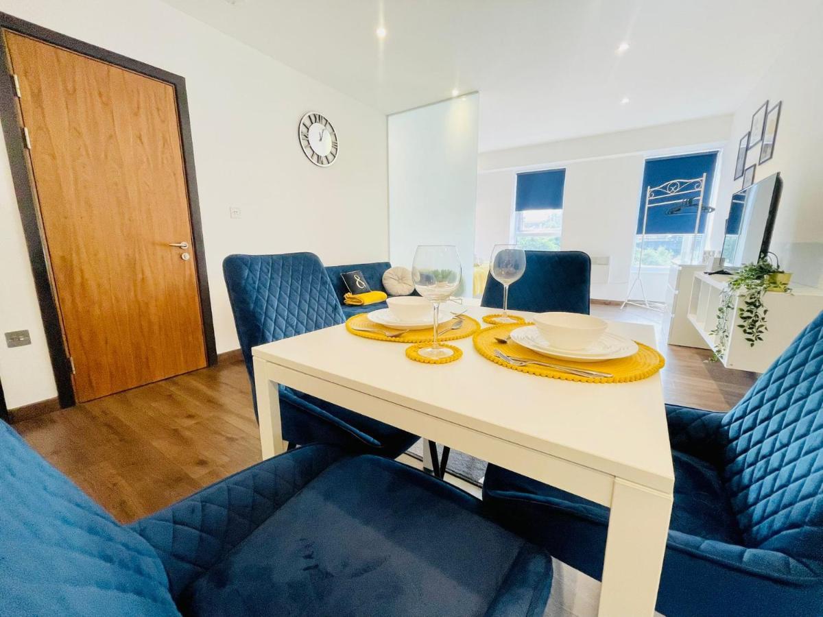Park Street Apartment Luton By Hostaguest Екстер'єр фото