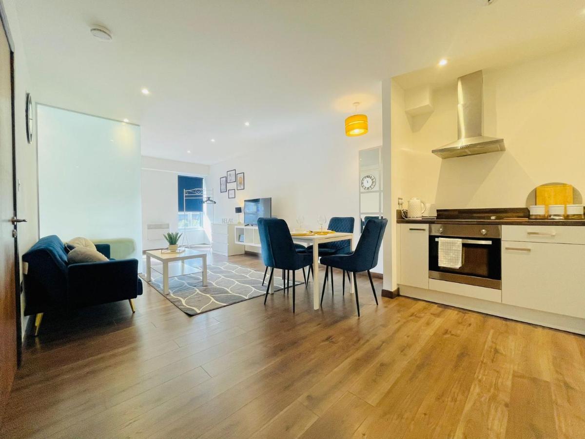Park Street Apartment Luton By Hostaguest Екстер'єр фото