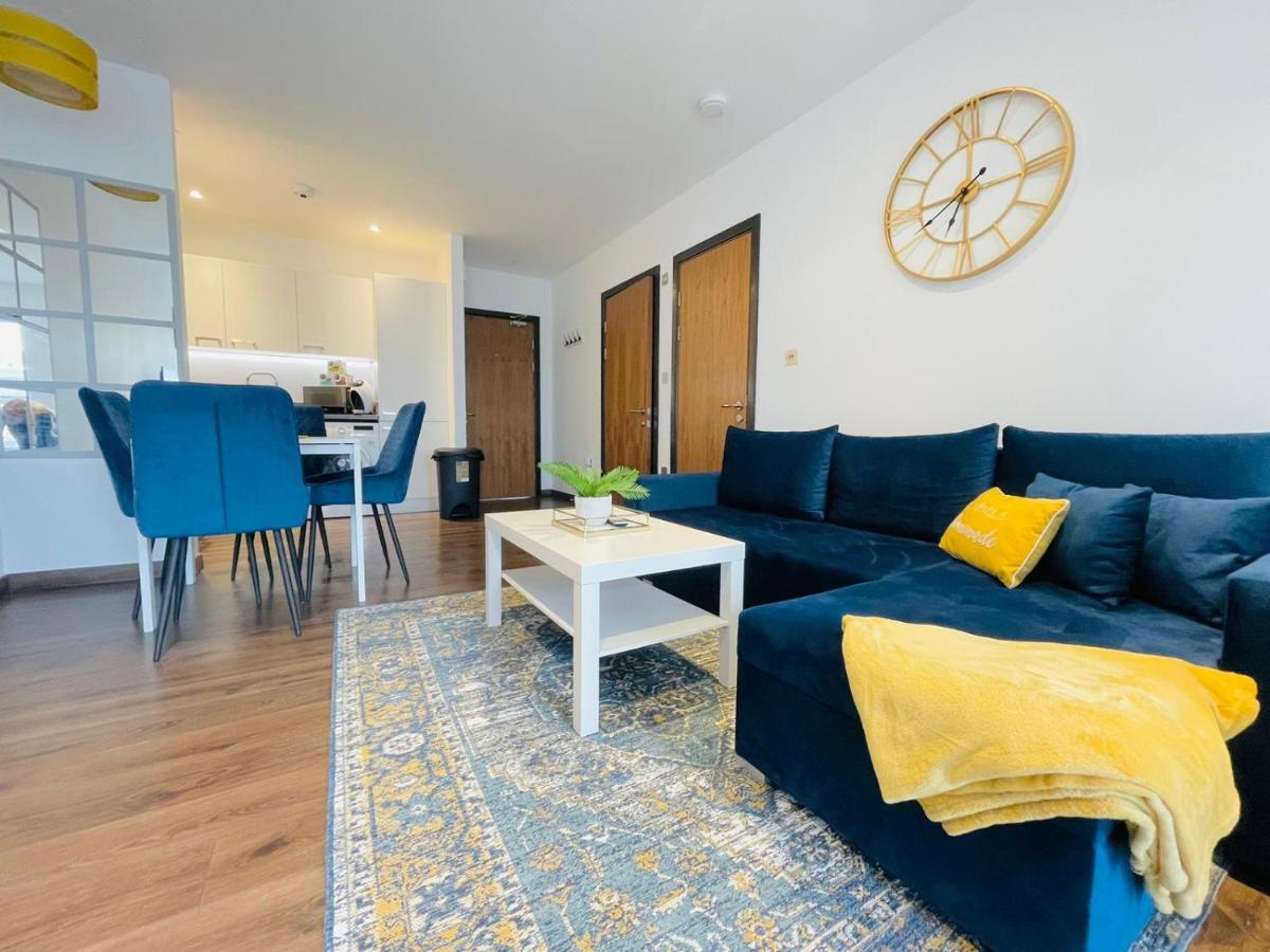 Park Street Apartment Luton By Hostaguest Екстер'єр фото